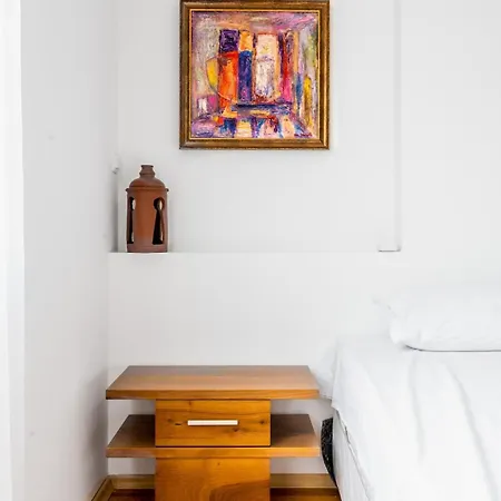 Elegant & Spacious In The Heart Of *