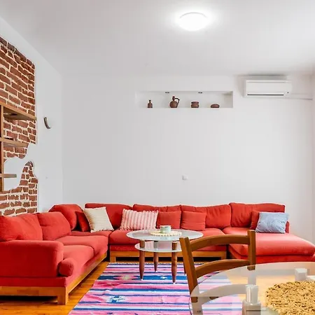 Elegant & Spacious In The Heart Of 아파트 소피아